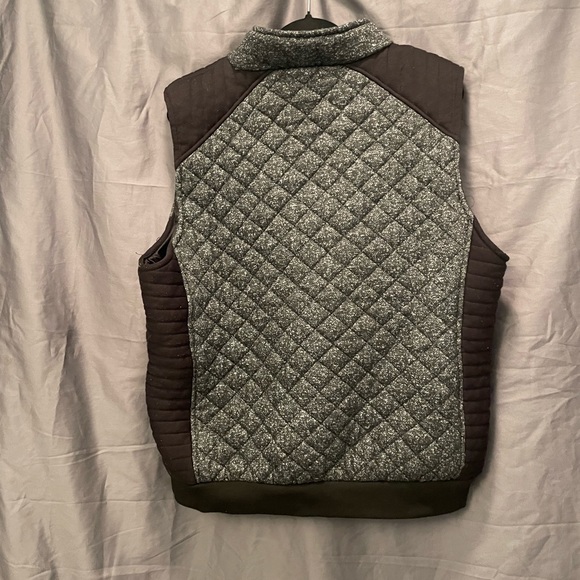 Yoki mens XL vest. Charcoal/Black  color - Picture 2 of 3
